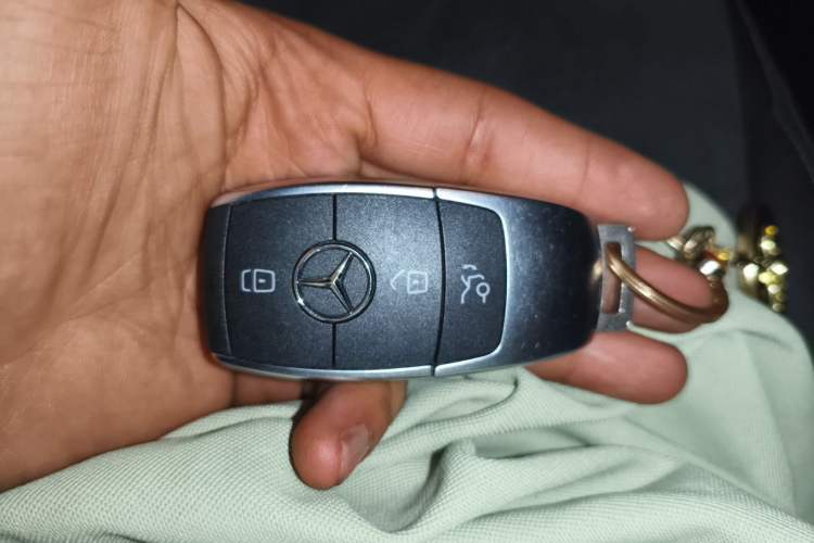 Used Mercedes-Benz GLC 2021 GLC 260 L 4MATIC Luxury Model Vehicle Key