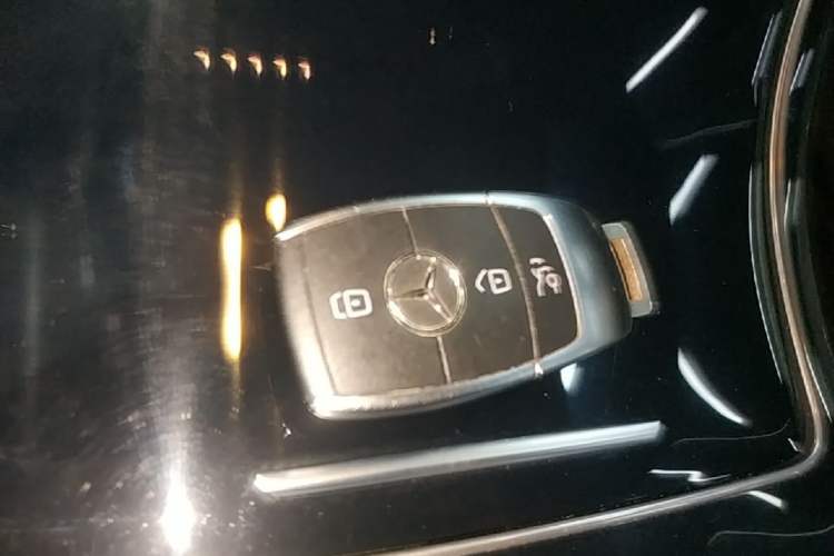Used Mercedes-Benz GLC 2021 GLC 260 L 4MATIC Dynamic Edition Vehicle Key
