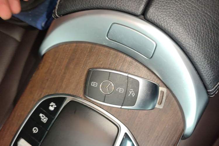 Used Mercedes-Benz GLC 2021 GLC 300 L 4MATIC Dynamic Model Vehicle Key