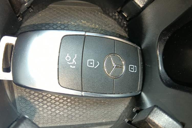 Used Mercedes-Benz GLC 2021 GLC 260 L 4MATIC Luxury Model Vehicle Key