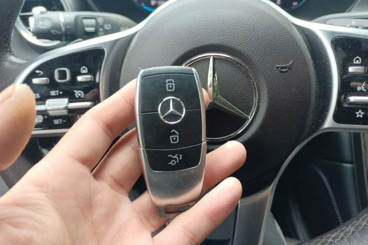 Used Mercedes-Benz GLC 2021 GLC 260 L 4MATIC Luxury Model Vehicle Key