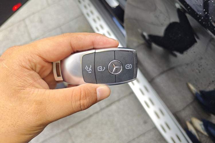 Used Mercedes-Benz GLC 2021 GLC 300 L 4MATIC Luxury Model Vehicle Key