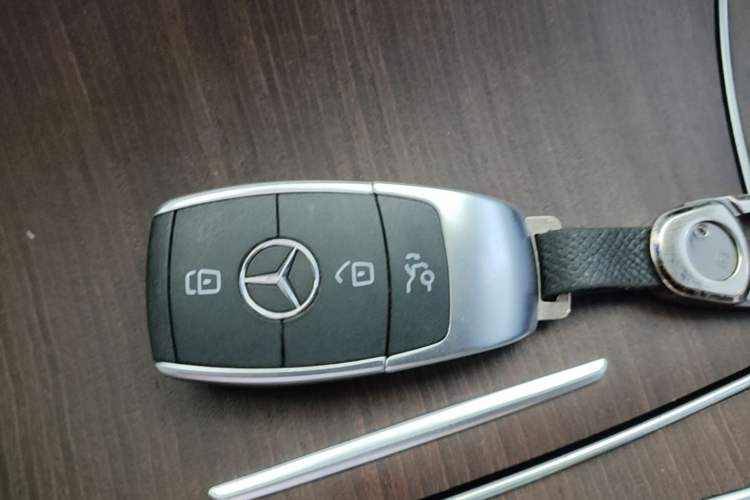 Used Mercedes-Benz GLC 2021 GLC 300 L 4MATIC Dynamic Model Vehicle Key