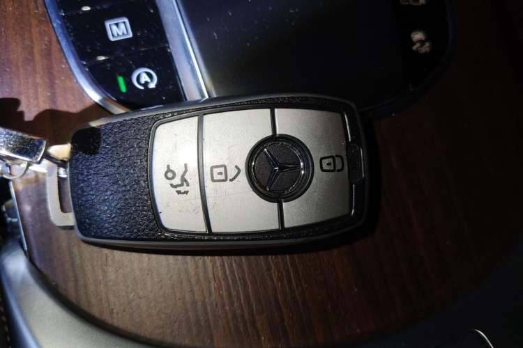 Used Mercedes-Benz GLC 2021 GLC 300 L 4MATIC Dynamic Model Vehicle Key