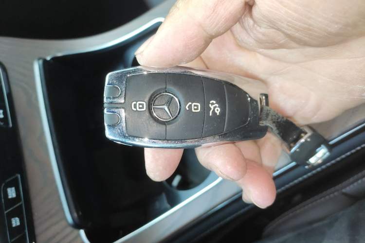 Used Mercedes-Benz GLC 2021 GLC 260 L 4MATIC Luxury Model Vehicle Key