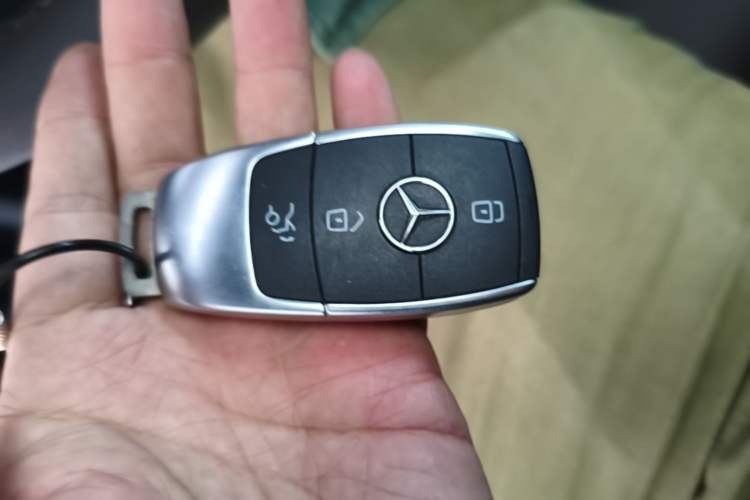 Used Mercedes-Benz GLC 2021 GLC 300 L 4MATIC Dynamic Model Vehicle Key