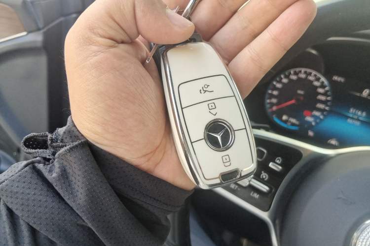 Used Mercedes-Benz GLC 2021 GLC 300 L 4MATIC Dynamic Model Vehicle Key