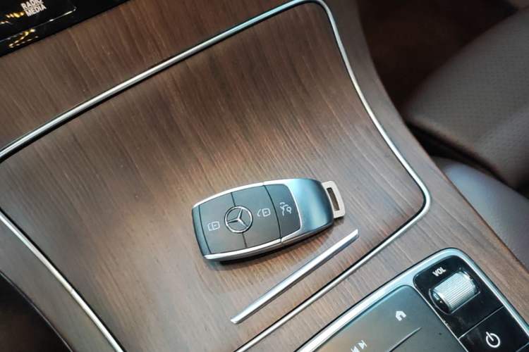 Used Mercedes-Benz GLC 2021 GLC 300 L 4MATIC Dynamic Model Vehicle Key