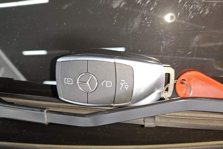 Used Mercedes-Benz GLC 2021 GLC 300 L 4MATIC Dynamic Model Vehicle Key