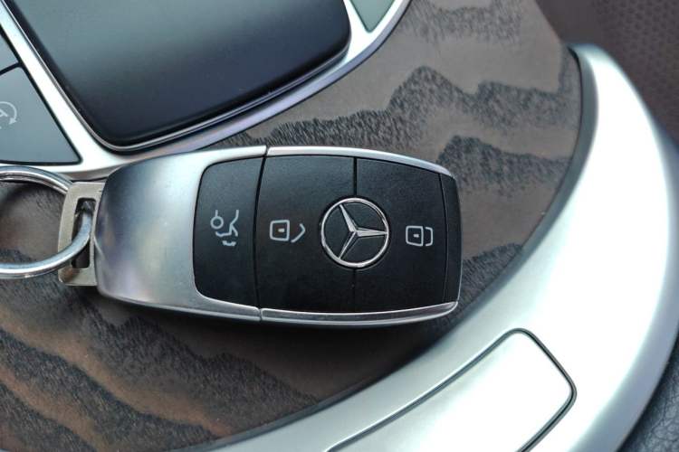 Used Mercedes-Benz GLC 2021 GLC 260 L 4MATIC Luxury Model Vehicle Key