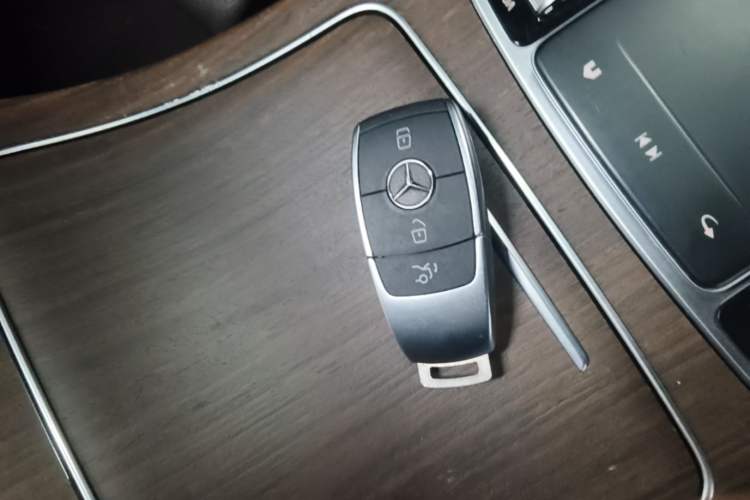 Used Mercedes-Benz GLC 2021 GLC 300 L 4MATIC Dynamic Model Vehicle Key