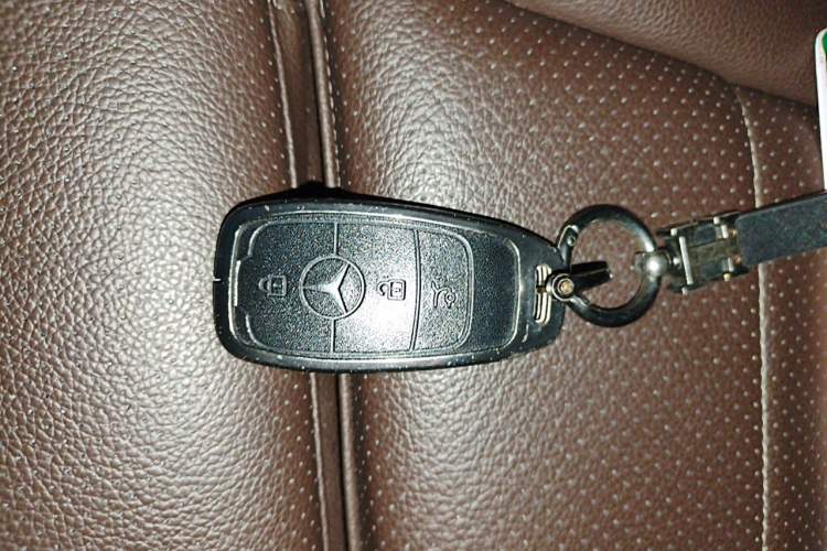Used Mercedes-Benz GLC 2021 GLC 260 L 4MATIC Dynamic Edition Vehicle Key