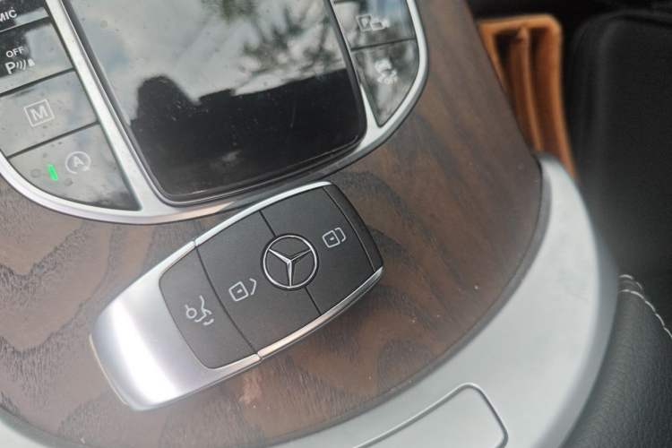 Used Mercedes-Benz GLC 2021 GLC 260 L 4MATIC Luxury Model Vehicle Key