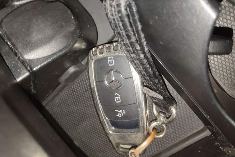 Used Mercedes-Benz GLC 2021 GLC 300 L 4MATIC Luxury Model Vehicle Key