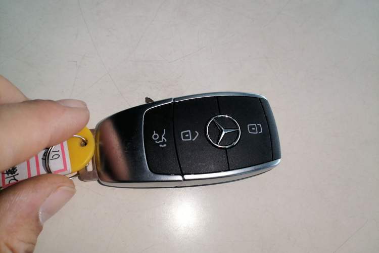 Used Mercedes-Benz GLC 2021 GLC 300 L 4MATIC Dynamic Model Vehicle Key
