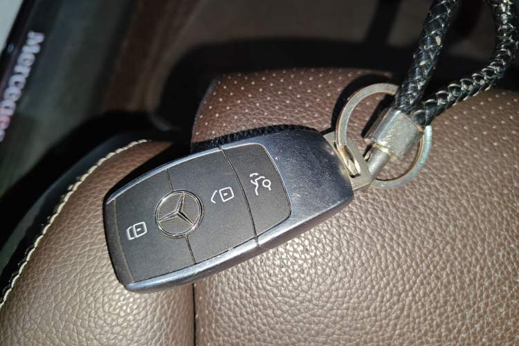Used Mercedes-Benz GLC 2021 GLC 260 L 4MATIC Dynamic Edition Vehicle Key
