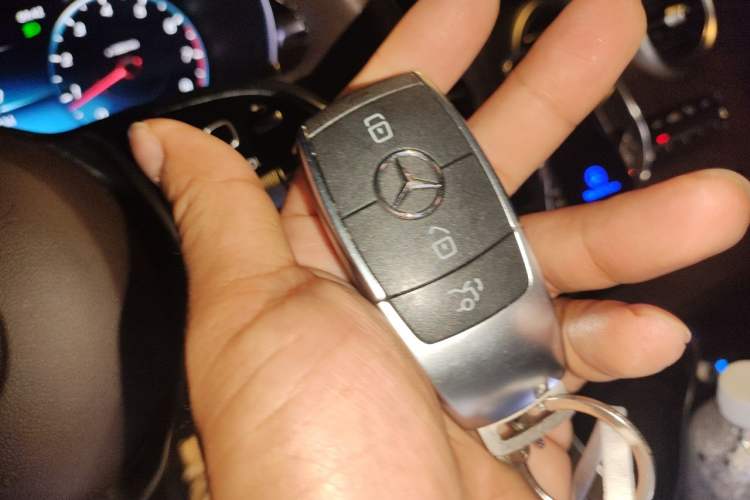 Used Mercedes-Benz GLC 2021 GLC 260 L 4MATIC Luxury Model Vehicle Key