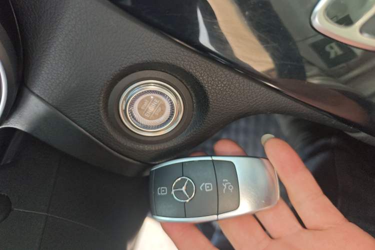 Used Mercedes-Benz GLC 2021 GLC 260 L 4MATIC Luxury Model Vehicle Key