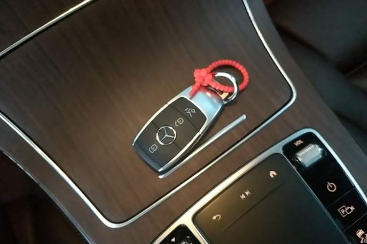 Used Mercedes-Benz GLC 2021 GLC 300 L 4MATIC Dynamic Model Vehicle Key