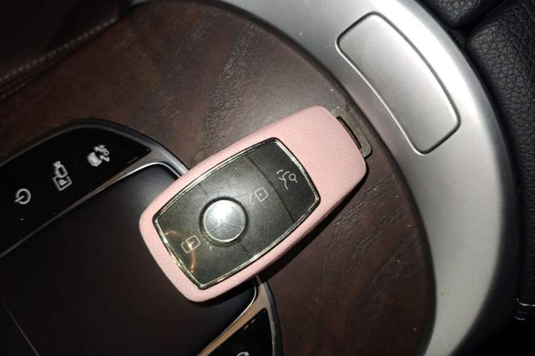 Used Mercedes-Benz GLC 2021 GLC 260 L 4MATIC Luxury Model Vehicle Key