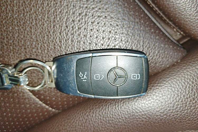 Used Mercedes-Benz GLC 2021 GLC 300 L 4MATIC Dynamic Model Vehicle Key
