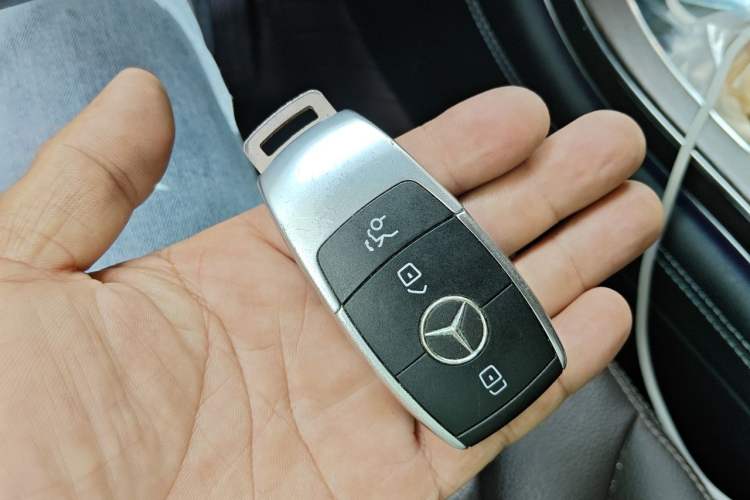 Used Mercedes-Benz GLC 2021 GLC 300 L 4MATIC Dynamic Model Vehicle Key