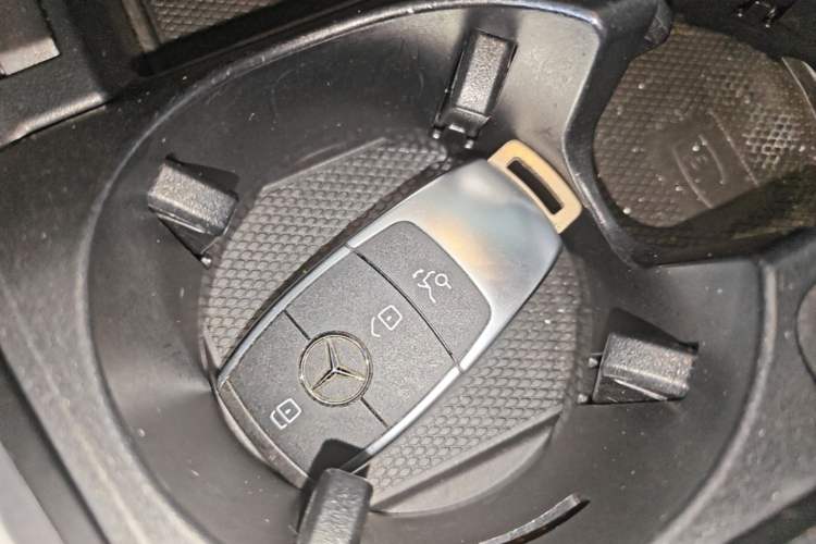 Used Mercedes-Benz GLC 2021 GLC 260 L 4MATIC Dynamic Edition Vehicle Key