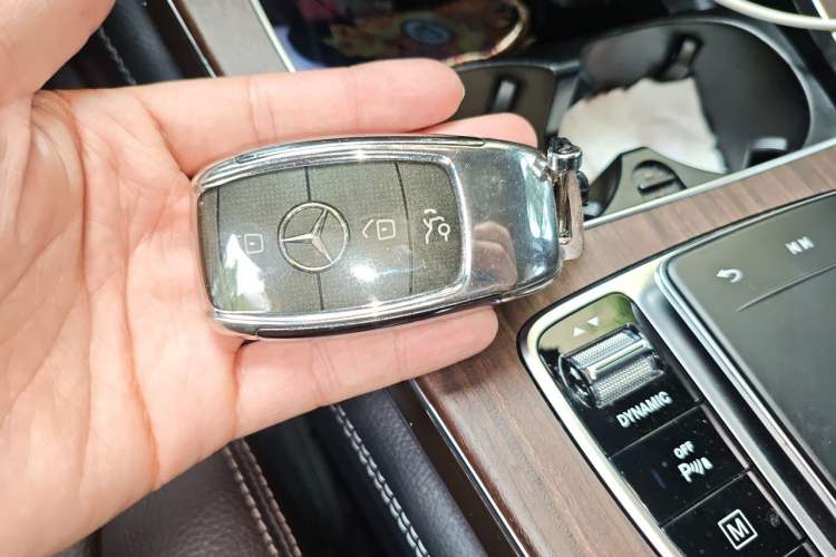 Used Mercedes-Benz GLC 2021 GLC 300 L 4MATIC Dynamic Model Vehicle Key