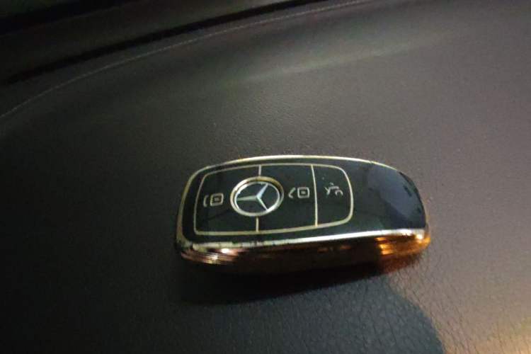 Used Mercedes-Benz GLC 2021 GLC 300 L 4MATIC Dynamic Model Vehicle Key