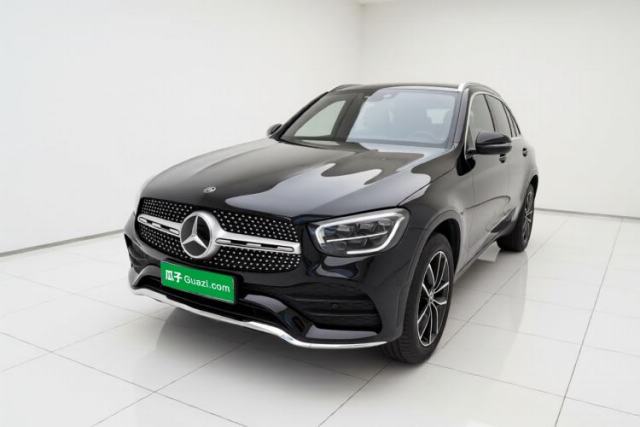 Ojetý Mercedes-Benz GLC 2021 GLC 260 L 4MATIC Luxury Model