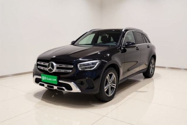 Ojetý Mercedes-Benz GLC 2021 GLC 260 L 4MATIC Dynamic Edition