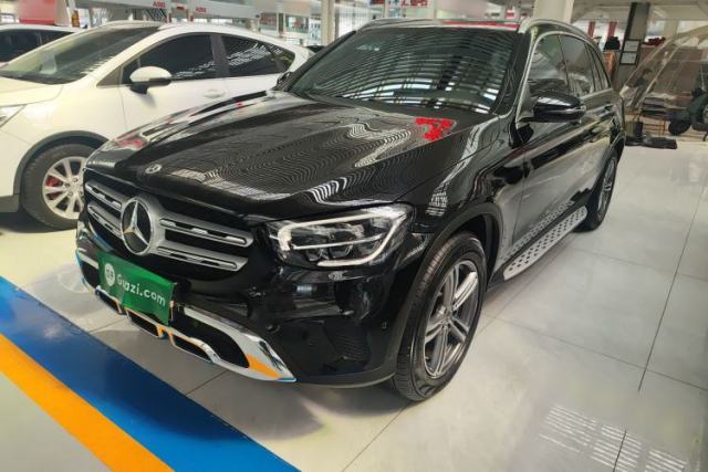 Ojetý Mercedes-Benz GLC 2021 GLC 260 L 4MATIC Dynamic Edition