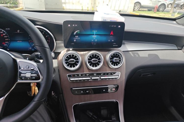 Used Mercedes-Benz GLC 2021 GLC 260 L 4MATIC Luxury Model Audio And AC Panel