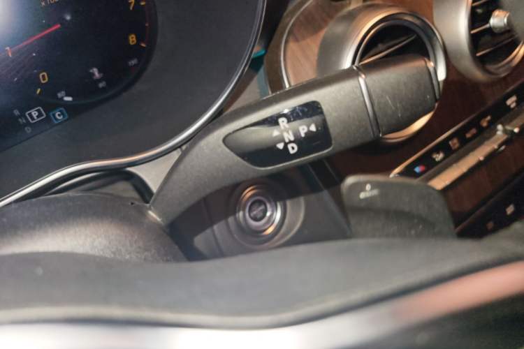 Used Mercedes-Benz GLC 2021 GLC 300 L 4MATIC Dynamic Model Gear Lever