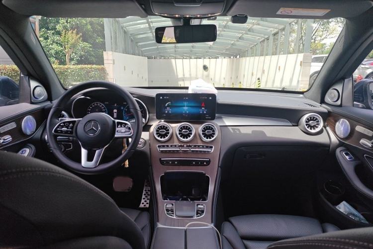 Used Mercedes-Benz GLC 2021 GLC 260 L 4MATIC Luxury Model Interior 2