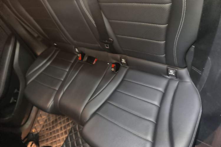Used Mercedes-Benz GLC 2021 GLC 300 L 4MATIC Dynamic Model Left Rear Seat