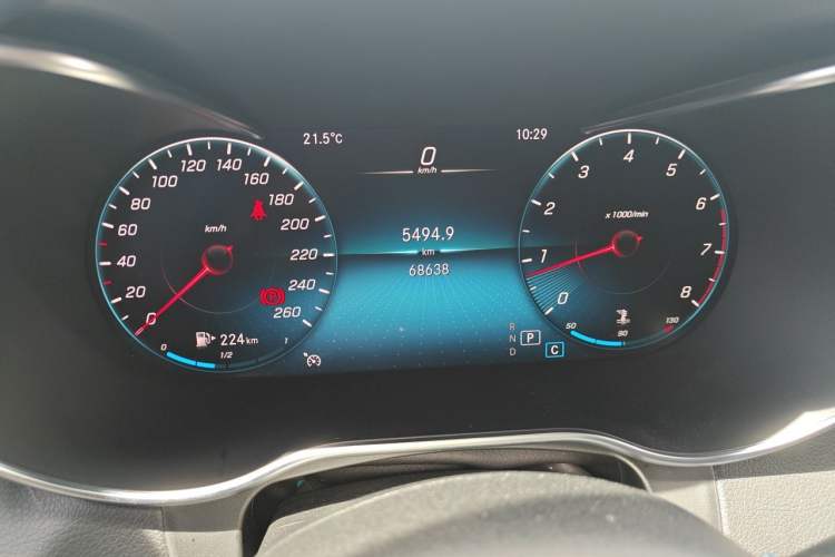 Used Mercedes-Benz GLC 2021 GLC 260 L 4MATIC Luxury Model Odometer Close Up