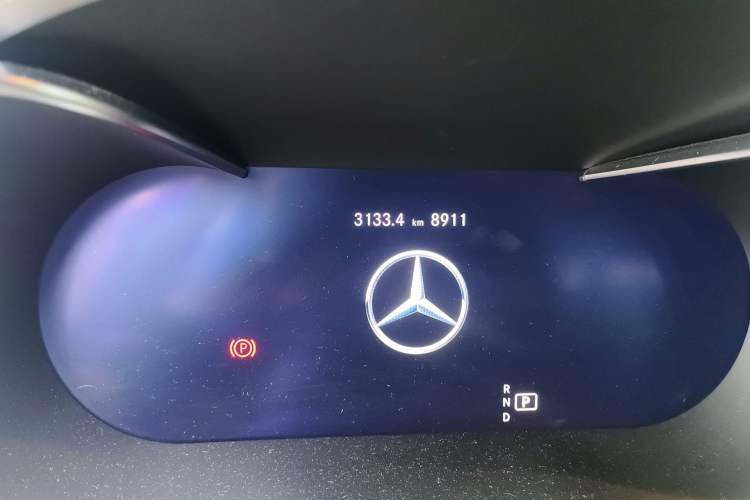 Used Mercedes-Benz GLC 2021 GLC 260 L 4MATIC Dynamic Edition Odometer Close Up