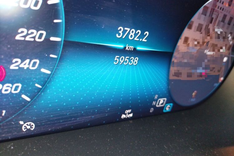 Used Mercedes-Benz GLC 2021 GLC 260 L 4MATIC Dynamic Edition Odometer Close Up