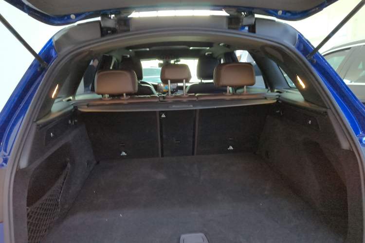 Used Mercedes-Benz GLC 2021 GLC 260 L 4MATIC Dynamic Edition Trunk