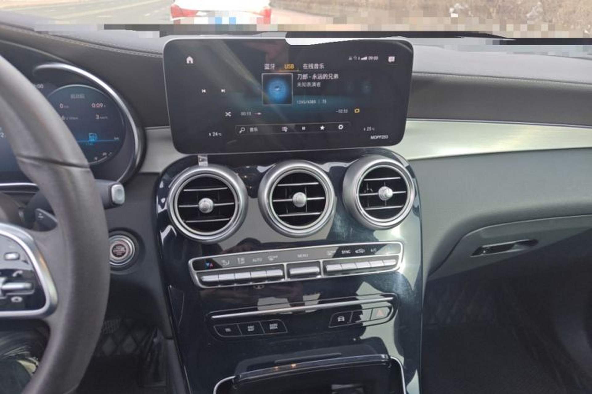 Used Mercedes-Benz GLC 2021 GLC 260 L 4MATIC Dynamic Edition Audio And AC Panel