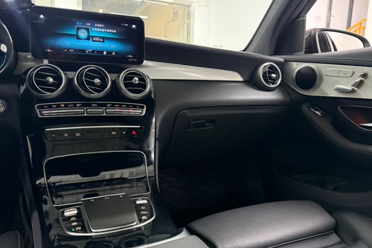 Used Mercedes-Benz GLC 2021 GLC 260 L 4MATIC Dynamic Edition Audio And AC Panel