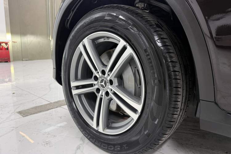 Used Mercedes-Benz GLC 2021 GLC 260 L 4MATIC Dynamic Edition Exterior 5