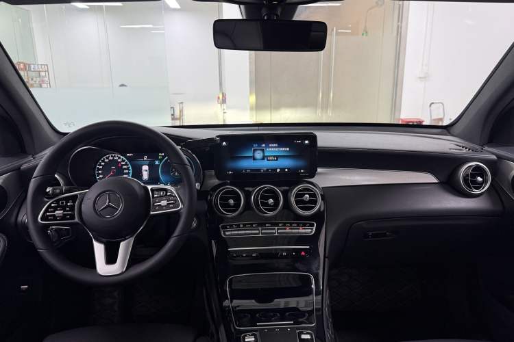 Used Mercedes-Benz GLC 2021 GLC 260 L 4MATIC Dynamic Edition Interior 10