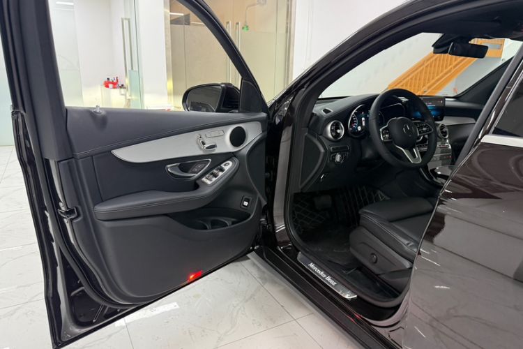 Used Mercedes-Benz GLC 2021 GLC 260 L 4MATIC Dynamic Edition Interior 2
