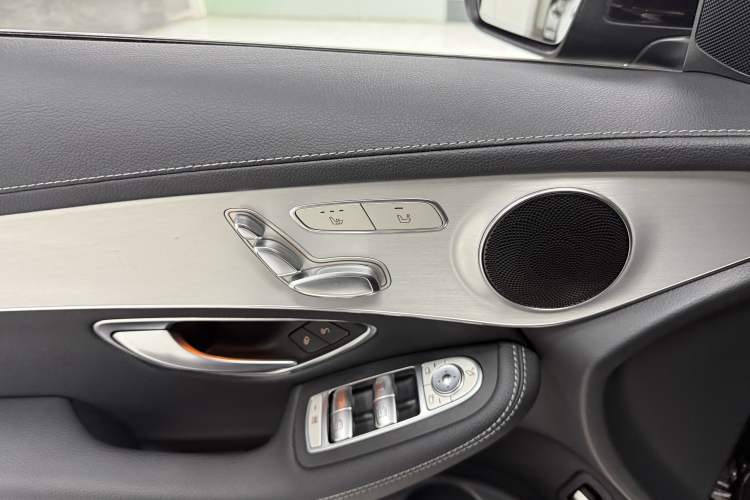 Used Mercedes-Benz GLC 2021 GLC 260 L 4MATIC Dynamic Edition Interior 2