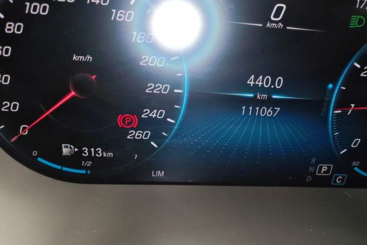 Used Mercedes-Benz GLC 2021 GLC 260 L 4MATIC Dynamic Edition Odometer Close Up