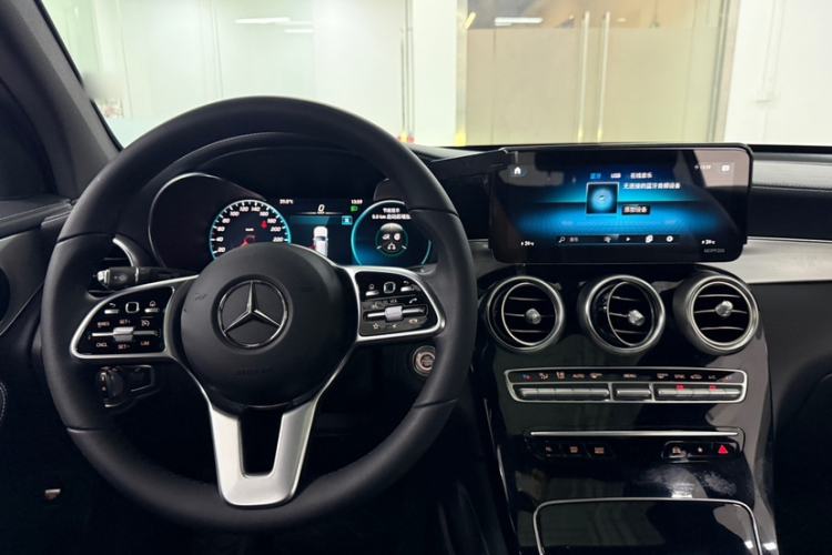 Used Mercedes-Benz GLC 2021 GLC 260 L 4MATIC Dynamic Edition Steering Wheel