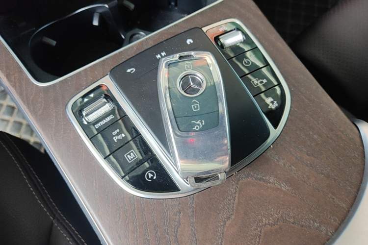 Used Mercedes-Benz GLC 2021 GLC 260 L 4MATIC Luxury Model Vehicle Key