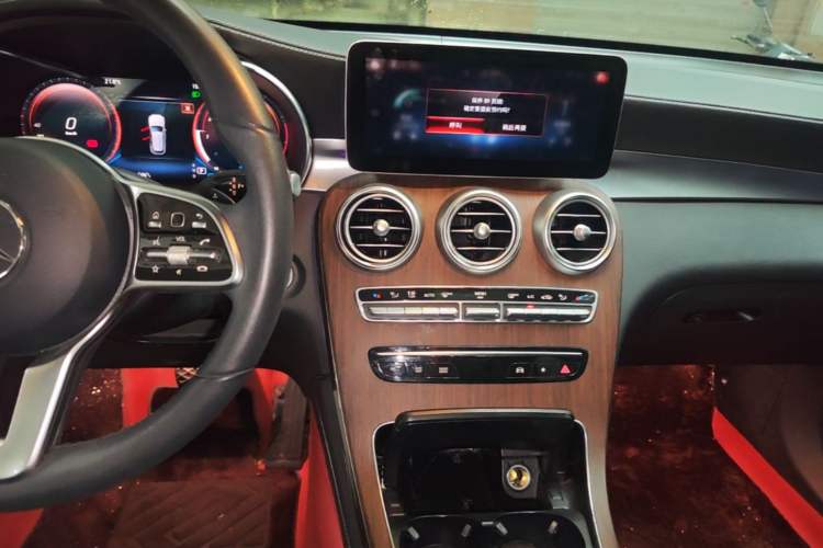 Used Mercedes-Benz GLC 2021 GLC 300 L 4MATIC Dynamic Model Audio And AC Panel